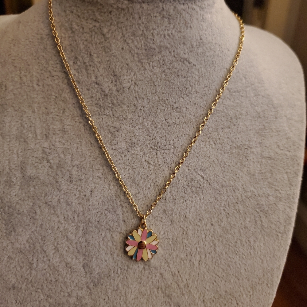 Flower Pendant Necklace